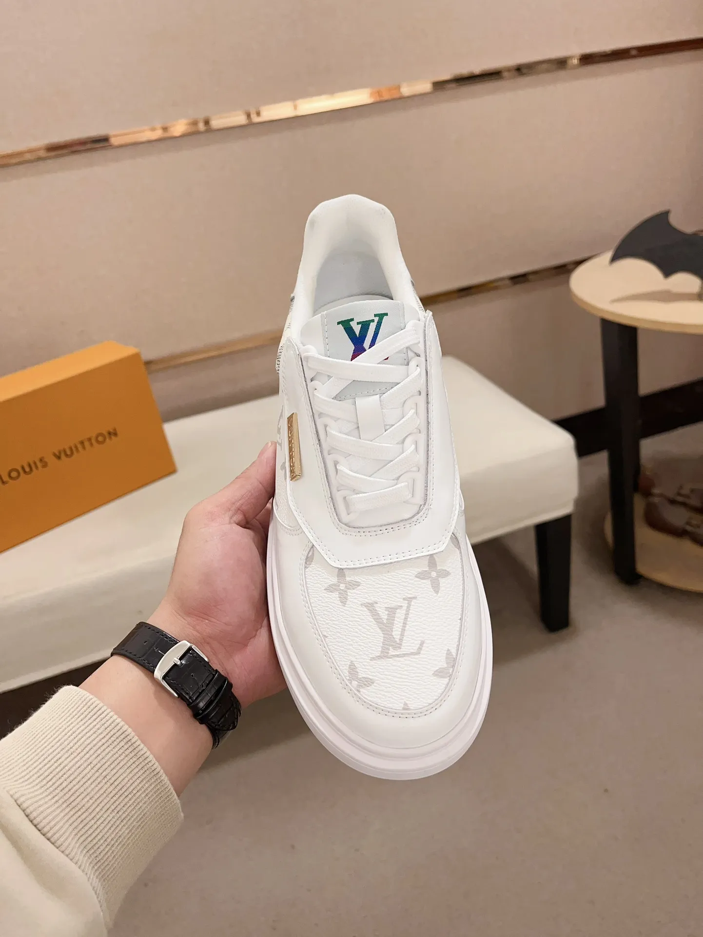 Men's shoes💰 400💰Louis Vuitton (Louis Vuitton/LV top 🔍🔍new model is on sale at the same time at the counter, upper 🇮🇹 imported first-layer cowhide from Italy, fully imported sheepskin lining 💪💪, completely 1⃣️ to 1⃣️ replica 🇮🇹💪💪 , ⚠Sole: Original sole provided by the original factory, exclusive movable molded sole, super comfortable, ⚠Original factory goods, 🔍🔍high quality, can be entered and exited the counter at will, welcome to compare⚠Code number: 38-44 (45 can be customized).